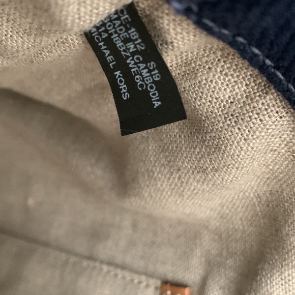 MICHAEL Michael Kors Isla Ring Shoulder Tote - Picture 16 of 16